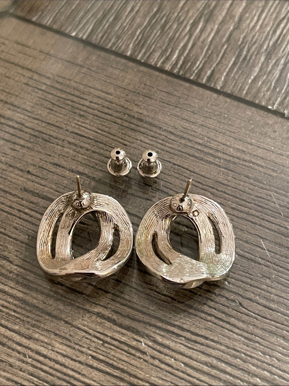 Vintage Monet Double Link Curb Chain Post Silver-tone Earrings - Picture 4 of 15